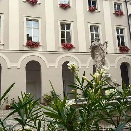 Pensjonat Gaestehaus Im Priesterseminar